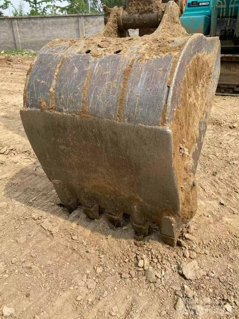 Kobelco SK140 Kāpurķēžu ekskavatori