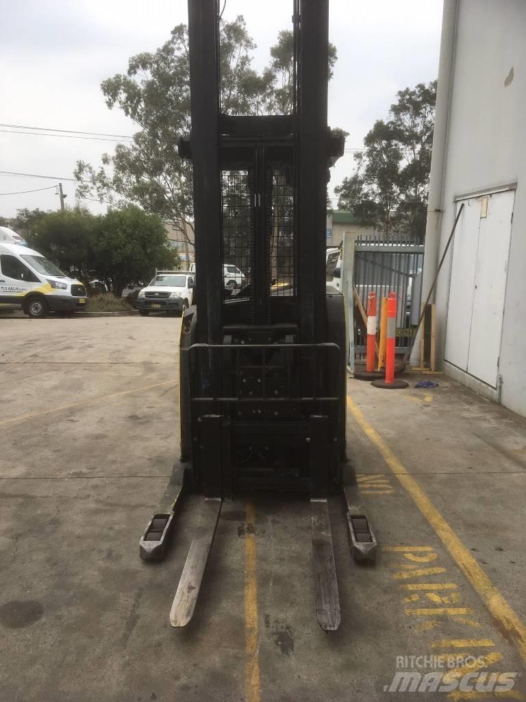 Hyster N35ZDR Lielaugstuma pārvadātājs