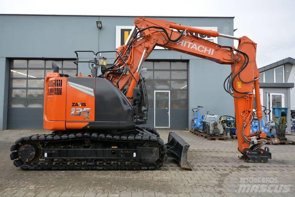 Hitachi ZX 135 US-7 Kāpurķēžu ekskavatori