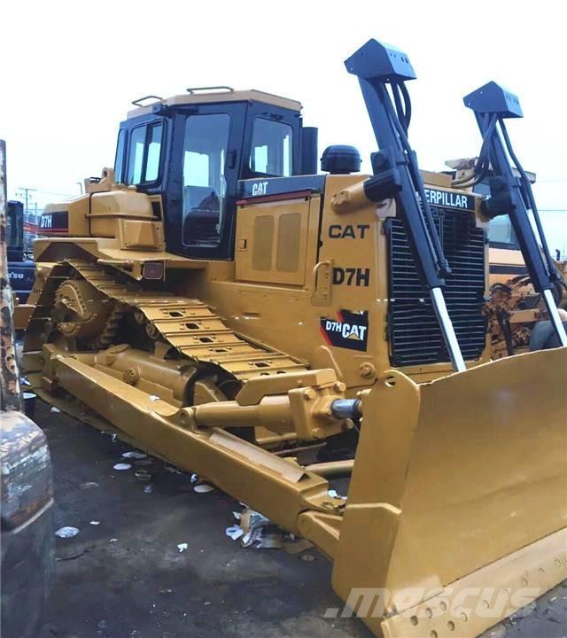 CAT D7H Kāpurķēžu buldozeri