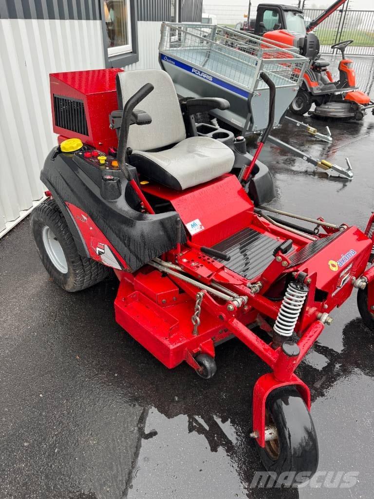 Ferris IS 2000 Z Mauriņa traktors