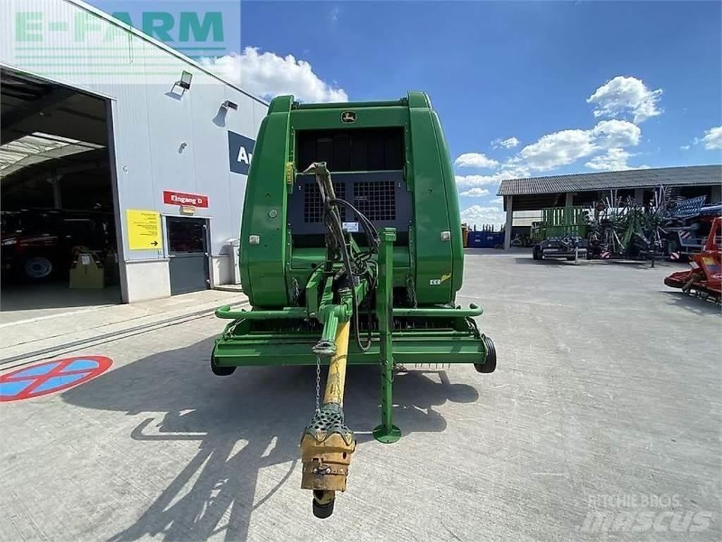 John Deere 864 Ķīpu preses