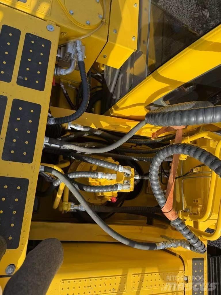Komatsu 350LC-8 Kāpurķēžu ekskavatori