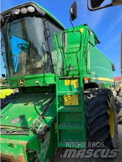 John Deere C 670 Ražas novākšanas kombaini