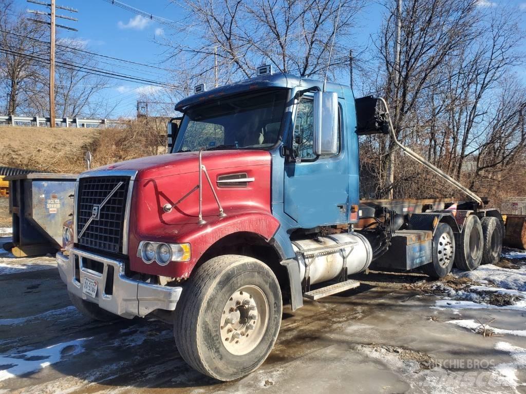 Volvo VHD84F Kabeļu pacēlājs nomontējamām kravas mašīnām