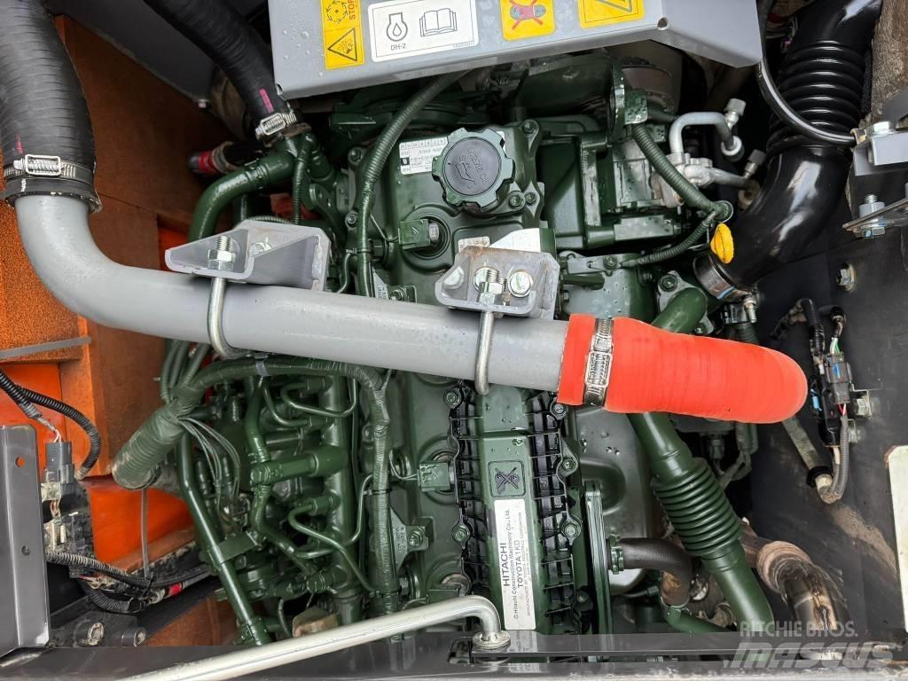 Hitachi ZX 130-7 Kāpurķēžu ekskavatori
