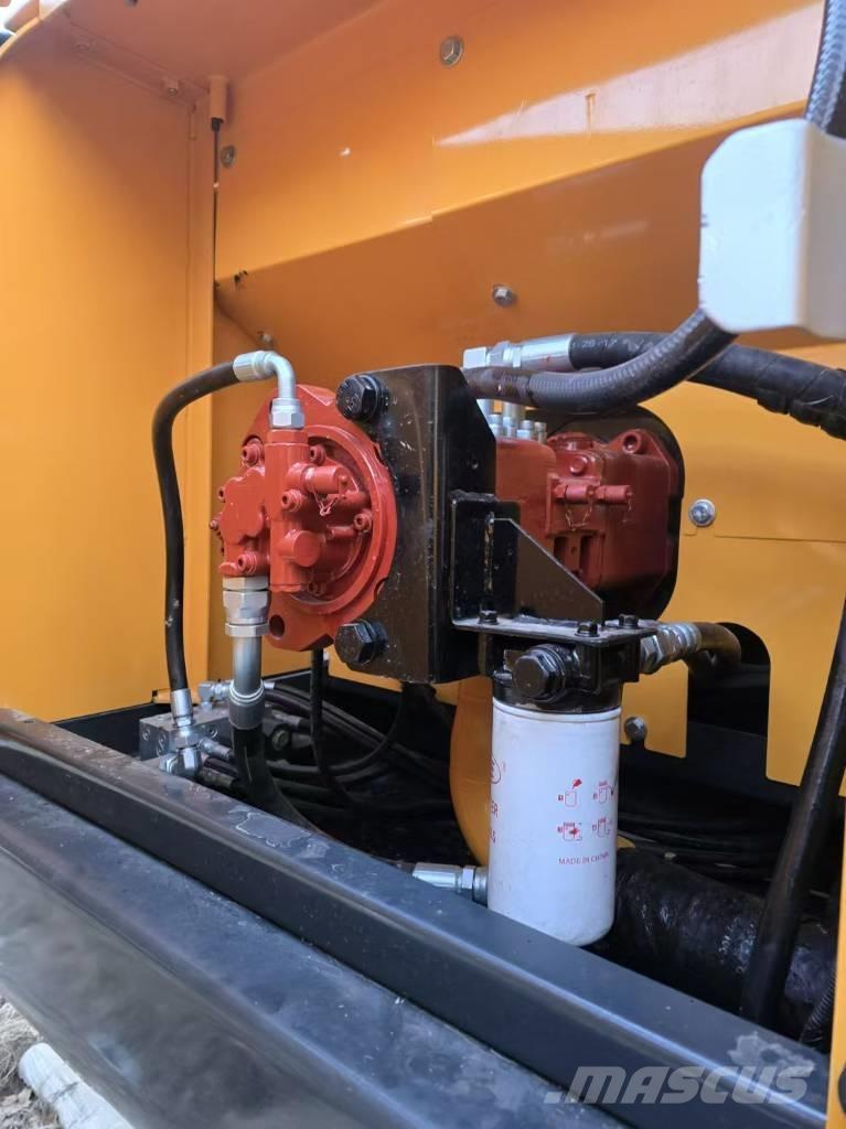 Hyundai R 220-9 S Kāpurķēžu ekskavatori