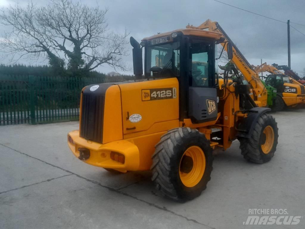 JCB 412 Iekrāvēji uz riteņiem