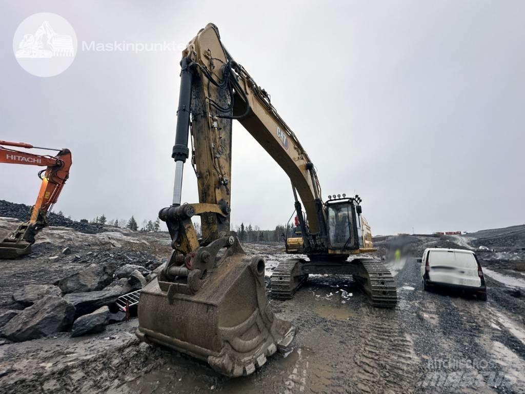 CAT 352 Kāpurķēžu ekskavatori