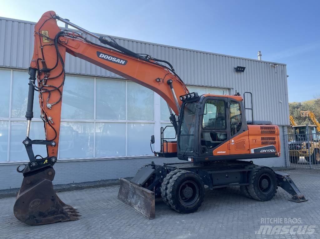 Doosan DX170W-5 Ekskavatori uz riteņiem