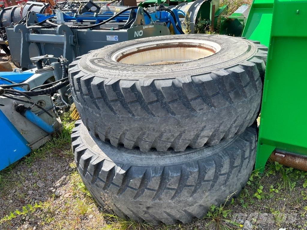 Nokian 16.9 R28 Riepas, riteņi un diski
