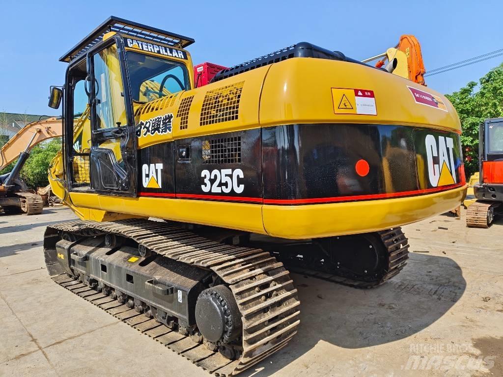 CAT 325 C Kāpurķēžu ekskavatori