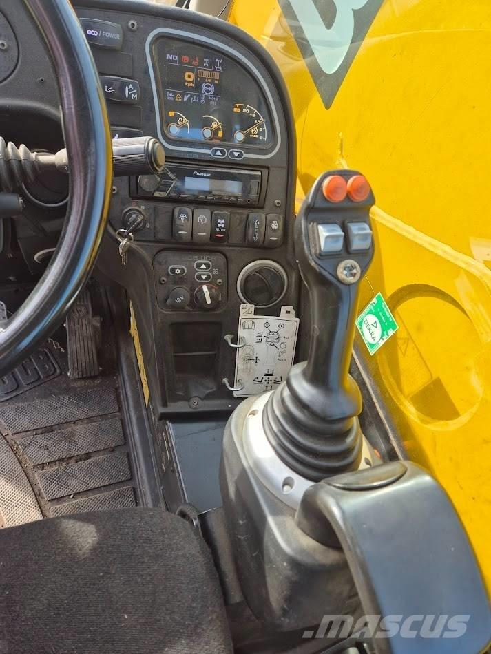 JCB 541-70 Lauksaimniecības pacēlāji