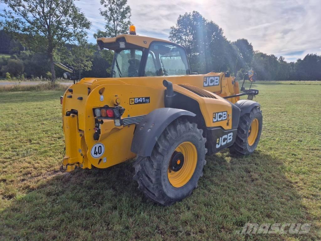 JCB 541-70 Lauksaimniecības pacēlāji