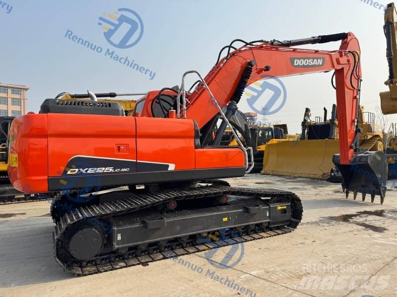Doosan DX 225 LC-9C Kāpurķēžu ekskavatori