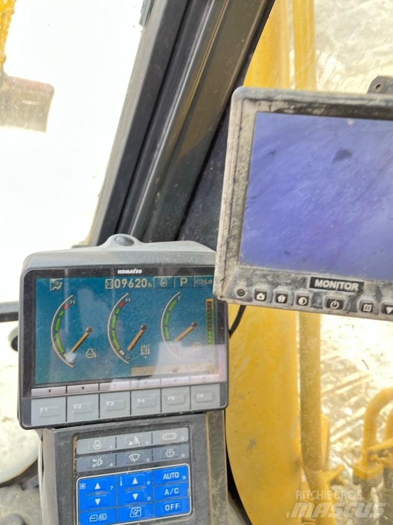 Komatsu PC 240 LC-7 Kāpurķēžu ekskavatori
