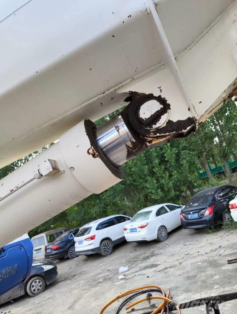 Tadano GT 250 Visurgājēji celtņi
