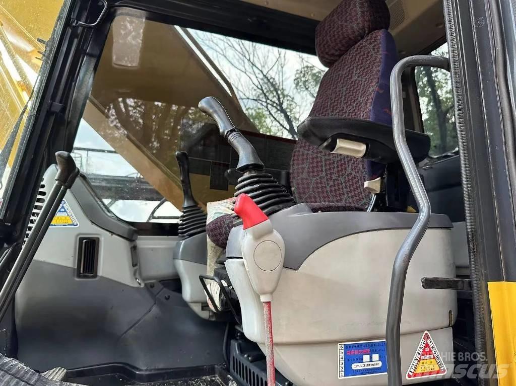 Komatsu PC 220-7 Kāpurķēžu ekskavatori