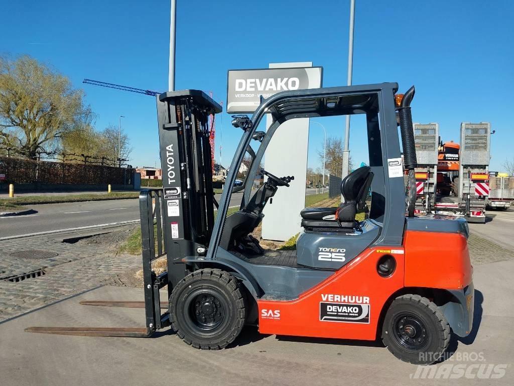 Toyota 52-8 FD F 25 Tehnika ar dīzeļa dzinēju