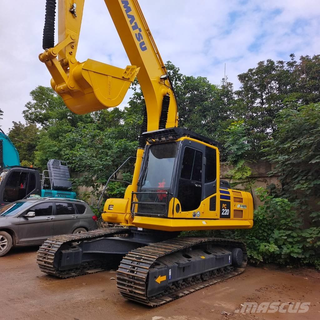 Komatsu PC220-8 Kāpurķēžu ekskavatori