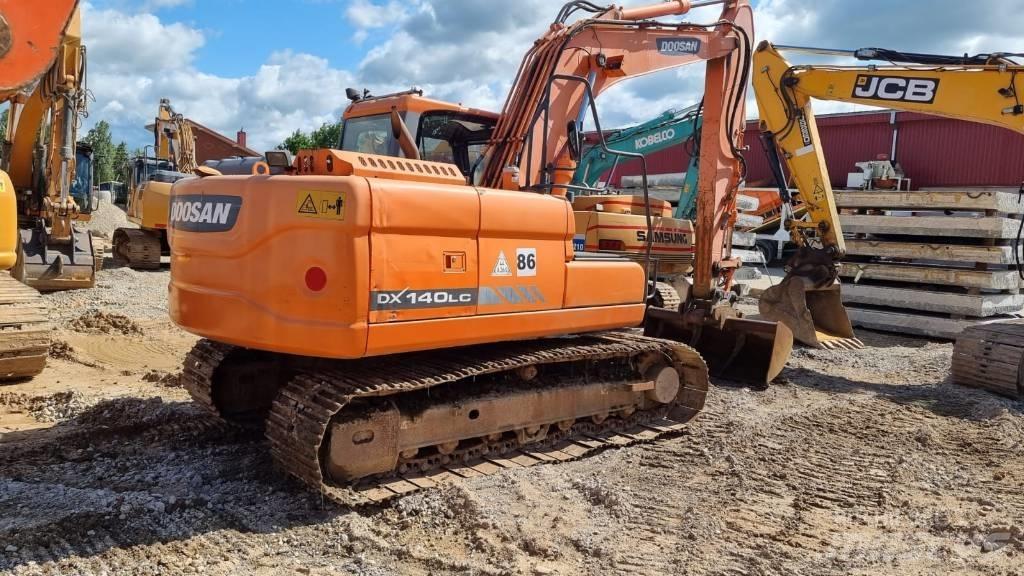 Doosan DX 140 LC-3 Kāpurķēžu ekskavatori