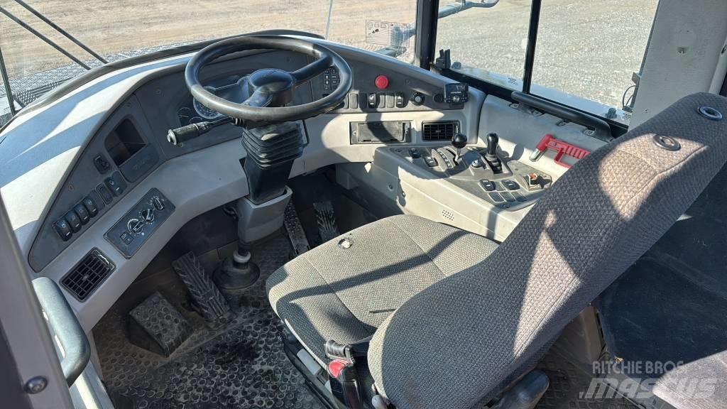 Volvo A 30 F Artikulētie pašizgāzēji
