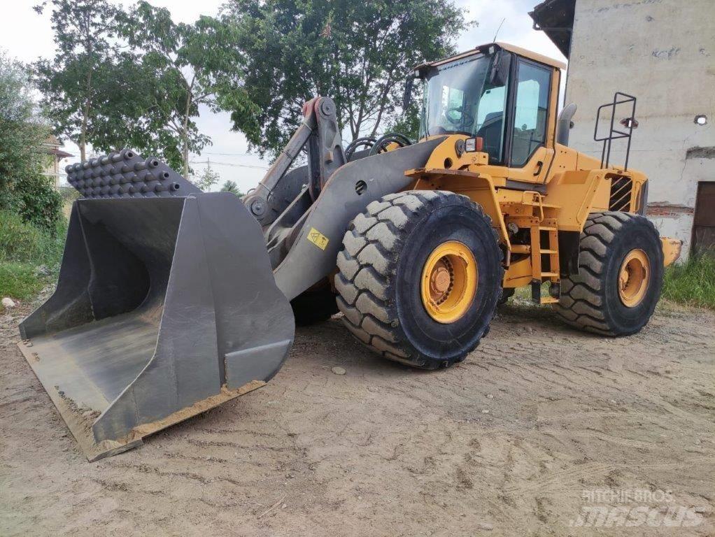 Volvo L 220 F Iekrāvēji uz riteņiem