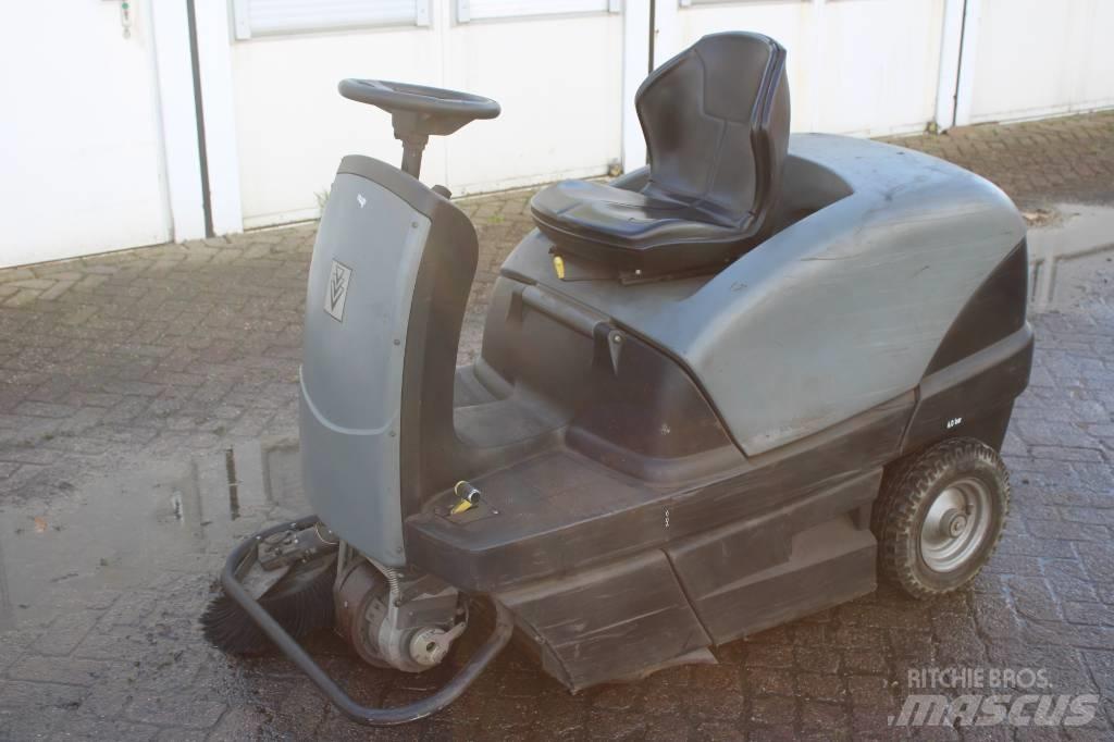 Kärcher KM 100/100 Ielu tīrīšanas mašīnas