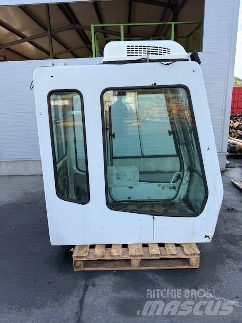 Liebherr CAB SERIE B Kabīnes un interjers