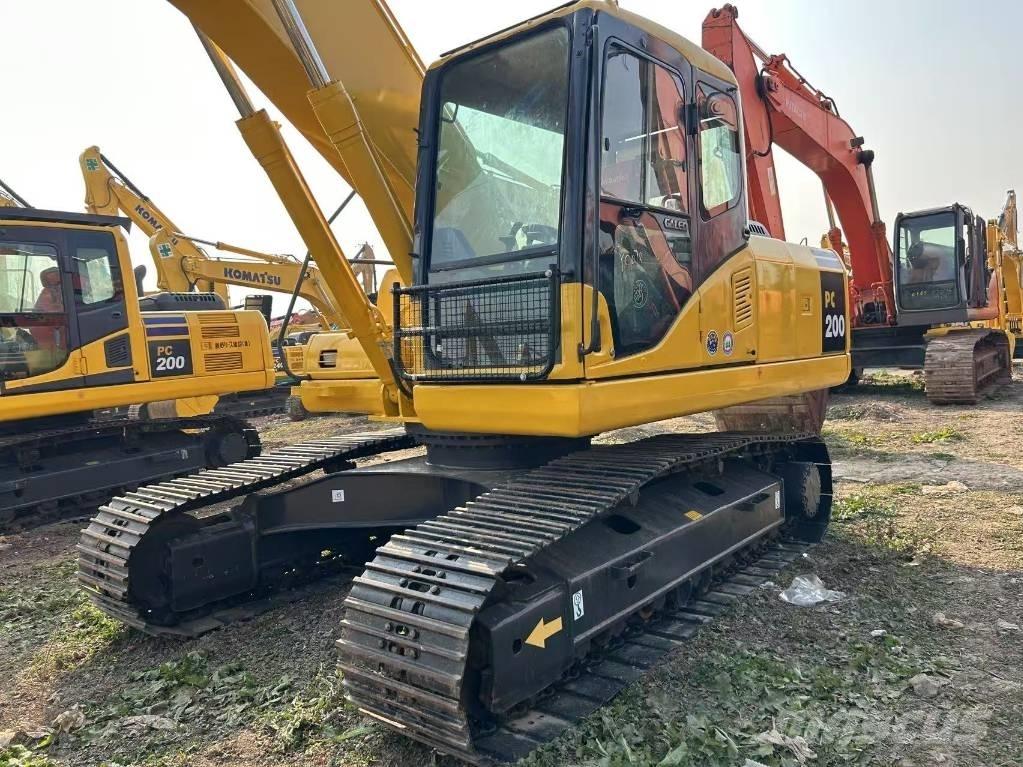 Komatsu PC 200 Kāpurķēžu ekskavatori