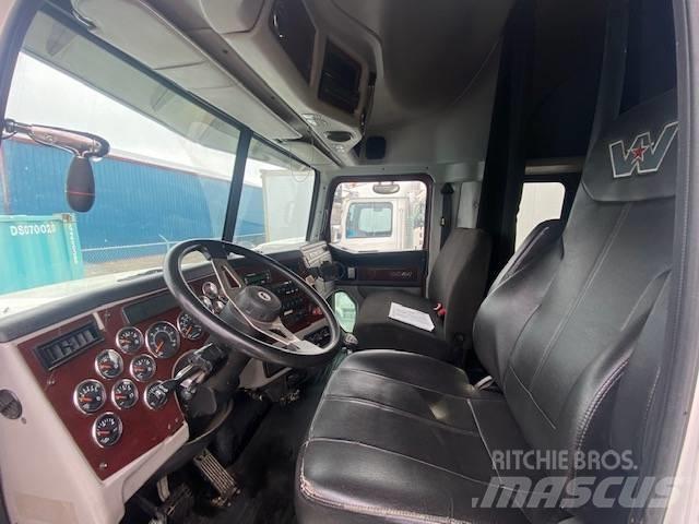 Western Star 4900SB Vilcēji