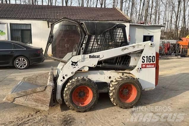 Bobcat S160 Lietoti riteņu kompaktiekrāvēji