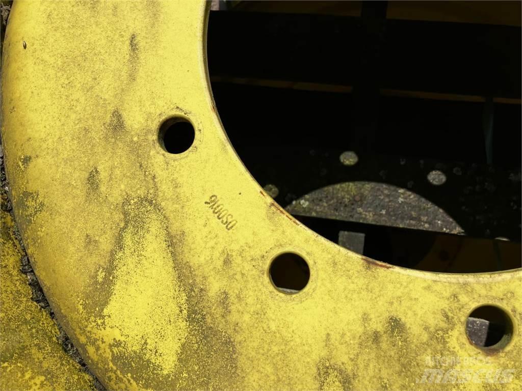 John Deere 18x28 Riepas, riteņi un diski