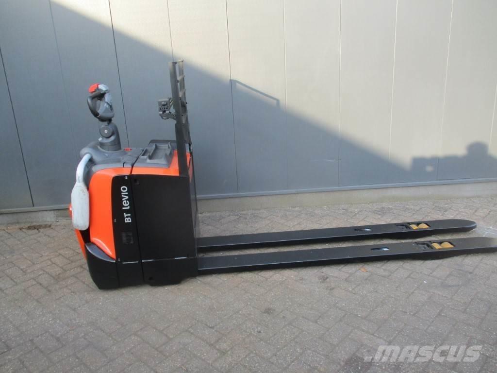 Toyota LPE 250 Hidrauliskās stalažas ar platformu