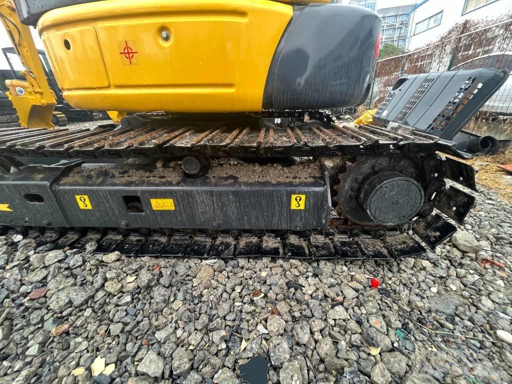 Komatsu PC 35 Kāpurķēžu ekskavatori