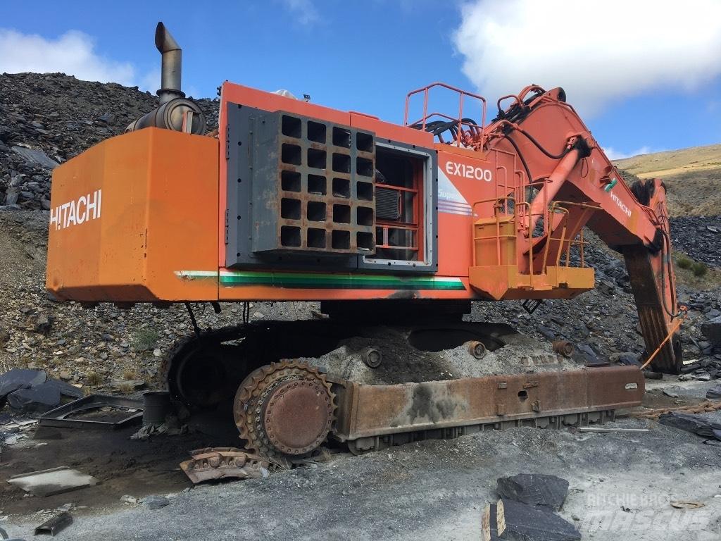 Hitachi EX 1200-5 C Kāpurķēžu ekskavatori