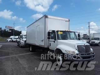 International 4300 Furgons