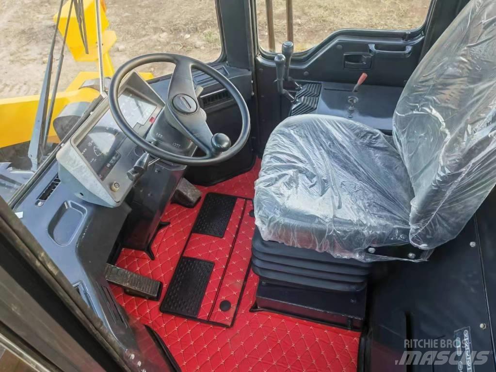 Komatsu WA 470-3 Iekrāvēji uz riteņiem