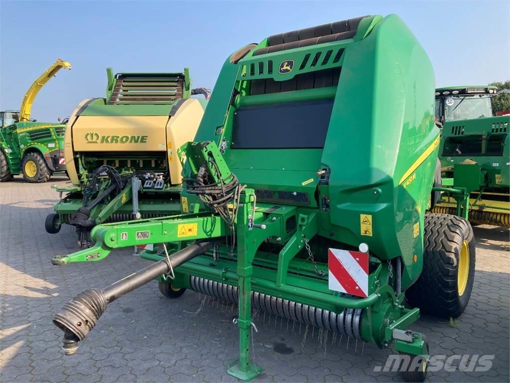 John Deere V451M Rituļu preses