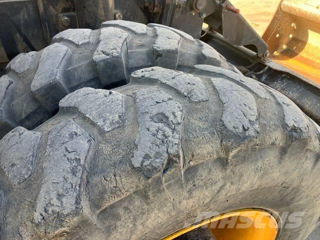 JCB JS 175 W Ekskavatori uz riteņiem