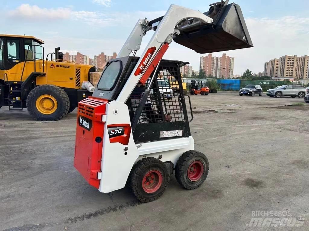 Bobcat S 70 Lietoti riteņu kompaktiekrāvēji