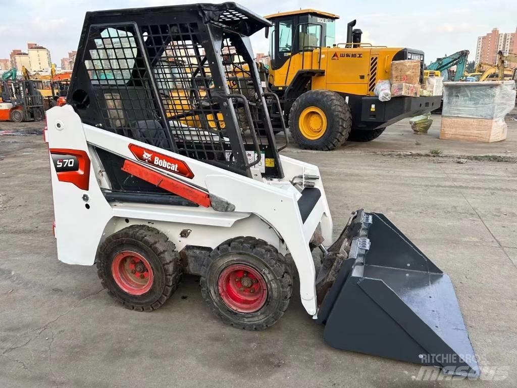 Bobcat S 70 Lietoti riteņu kompaktiekrāvēji