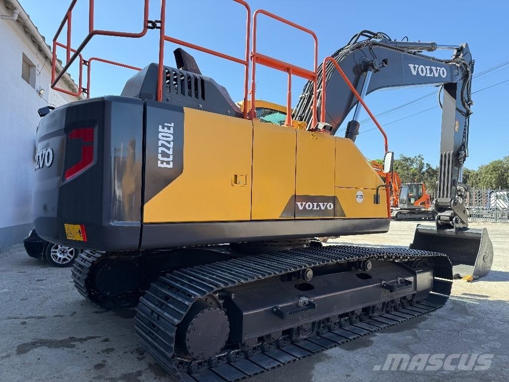 Volvo EC220E Kāpurķēžu ekskavatori