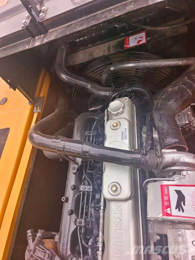 Sany SY 215 H Kāpurķēžu ekskavatori