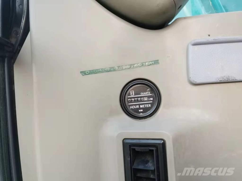 Kobelco SK 135 Kāpurķēžu ekskavatori