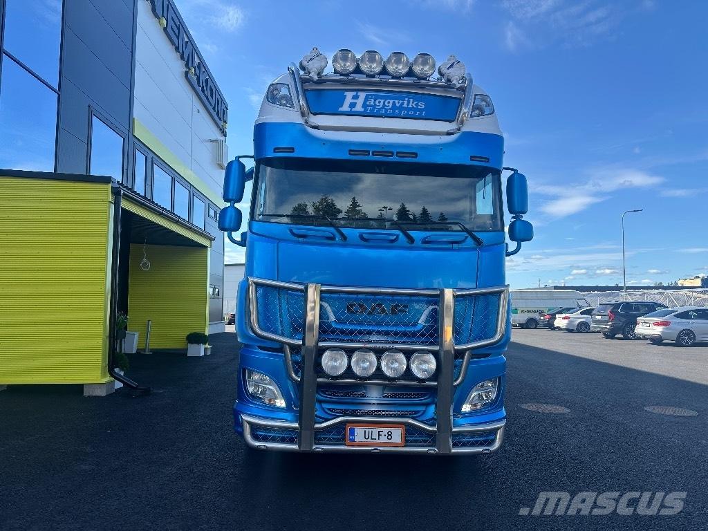 DAF XF 530 6x2*4 Treileri ar āķi