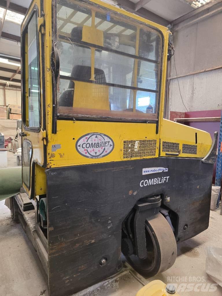 Combilift C4000LPG Četru virzienu krāvēji