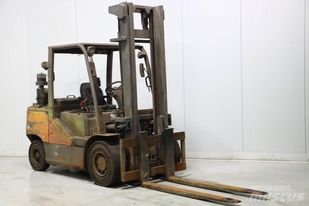 Doosan D50C-7 Tehnika ar dīzeļa dzinēju