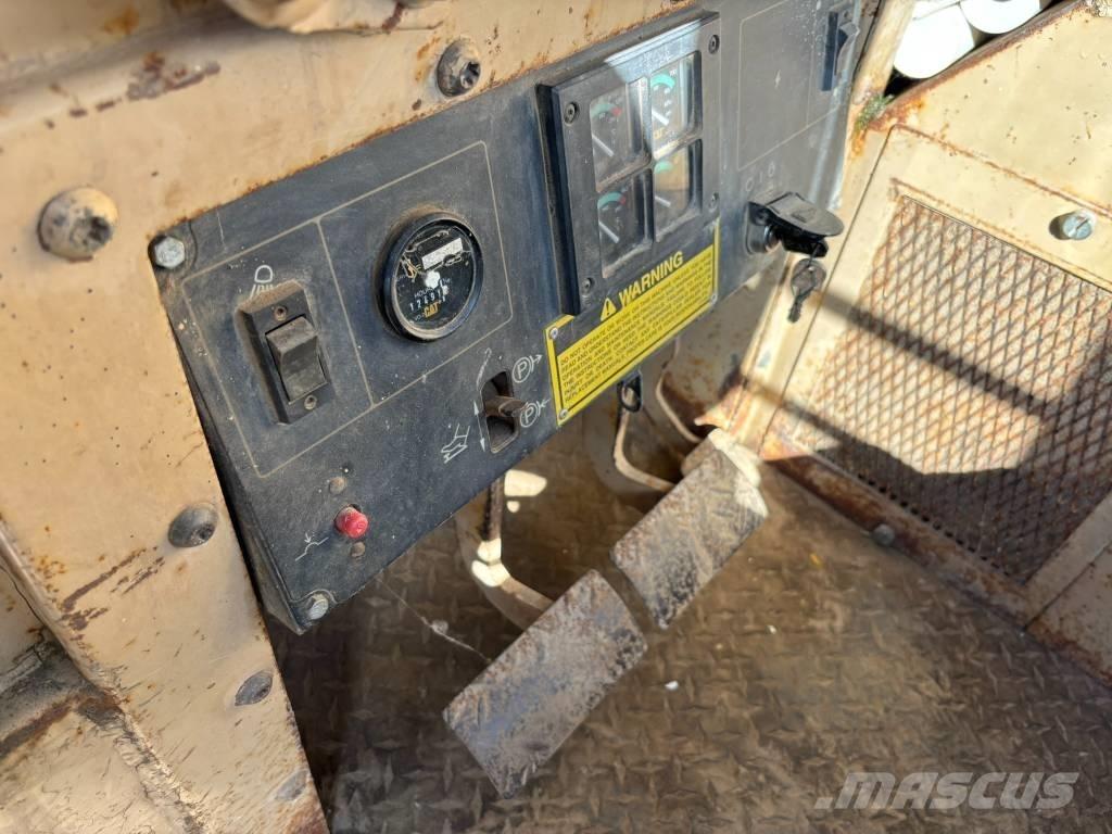 CAT D 5 C Kāpurķēžu buldozeri
