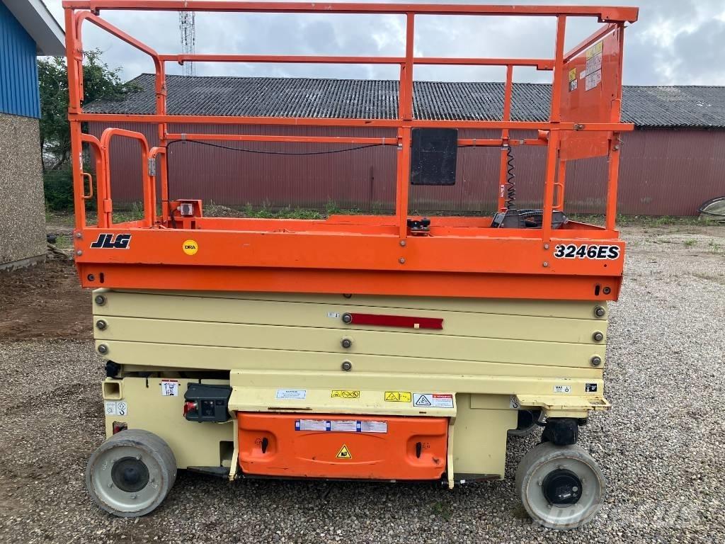 JLG 3246 ES Šķerveida pacēlāji